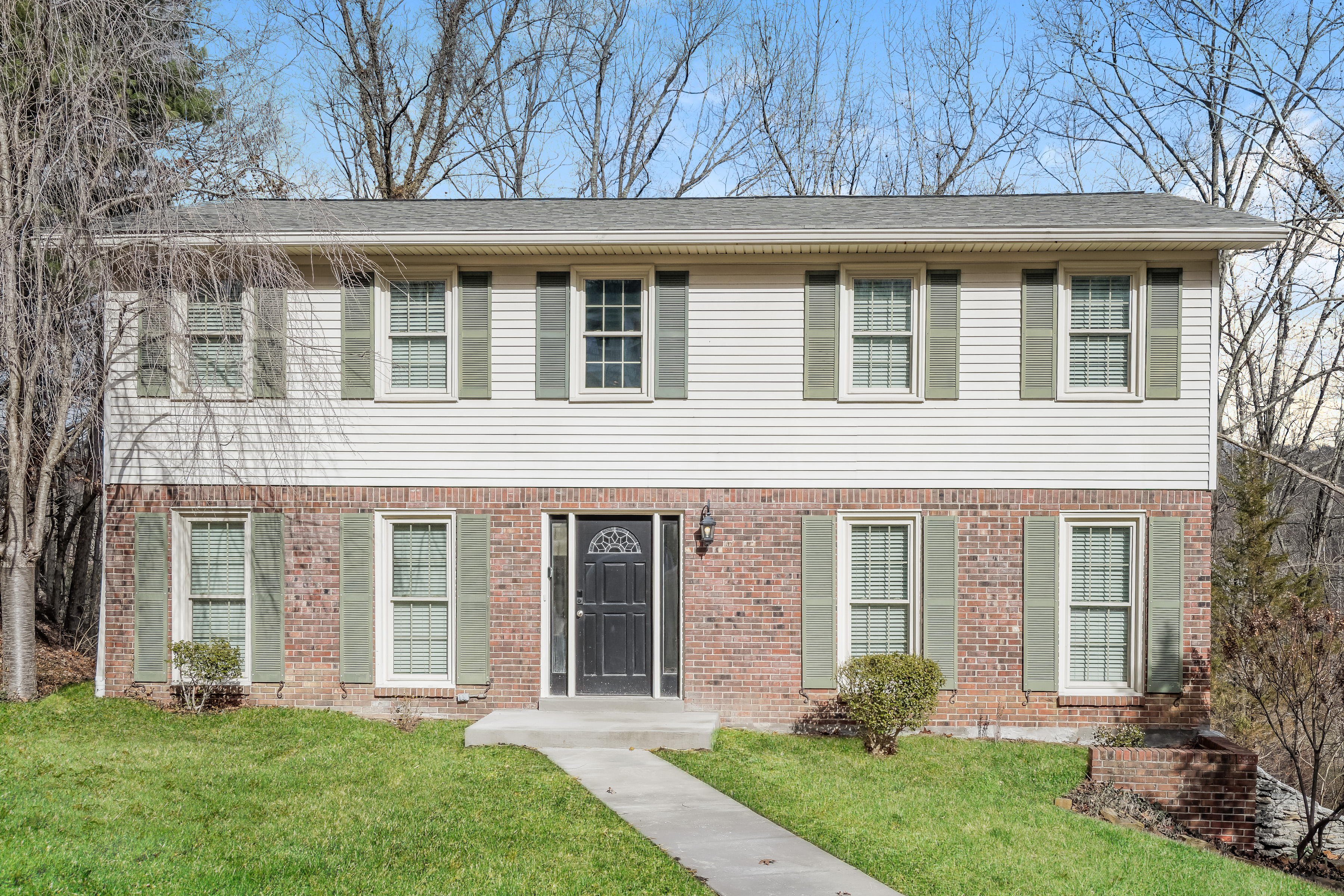 9109 LAKERIDGE DR LOUISVILLE, KY 40272